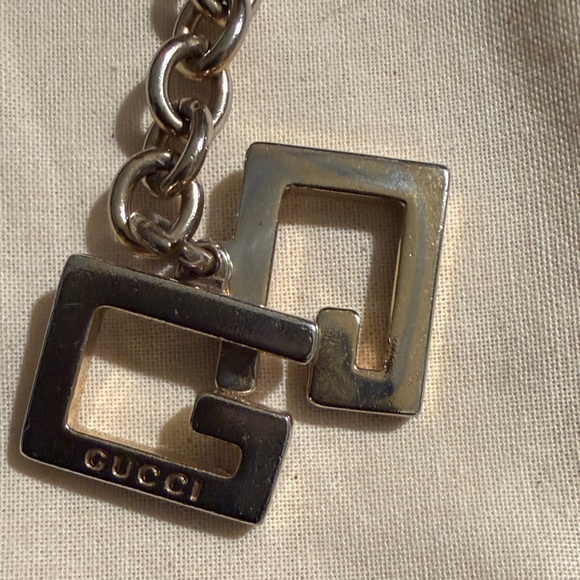 Gucci Gold Logo Keychain - Picture 3 of 5